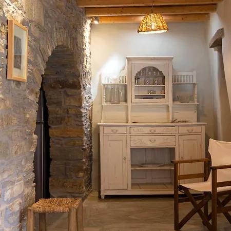 Under The Linden Tree Tinos Xinára