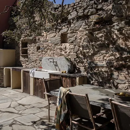 Under The Linden Tree Tinos Country house *